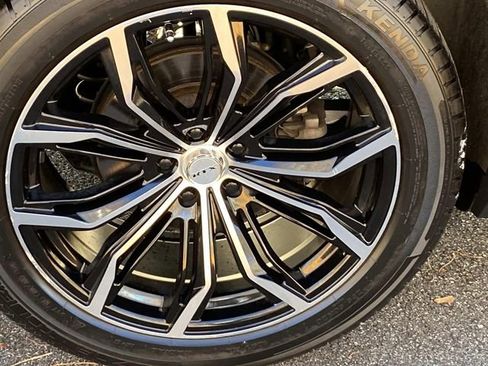 Used 2021 Volkswagen Atlas SE w/ Panoramic Sunroof Package image 32