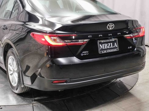 Used 2025 Toyota Camry LE w/ Convenience Package image 8