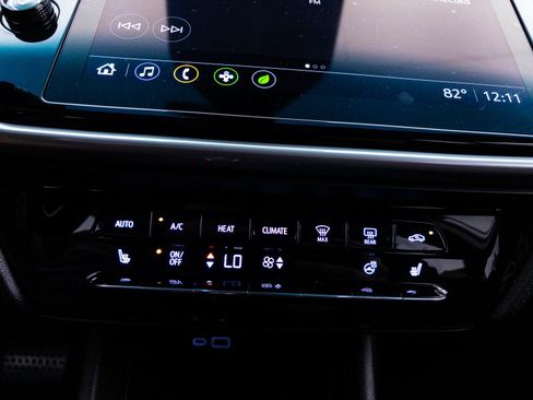 Used 2023 Chevrolet Bolt LT w/ Infotainment Package FWD image 28