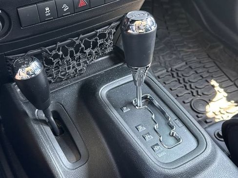 Used 2018 Jeep Wrangler Unlimited Sport S AWD/4WD image 25