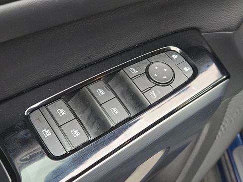 Used 2025 Nissan Pathfinder SL AWD/4WD image 20