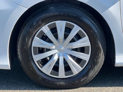 Certified 2023 Toyota Camry LE FWD image 29