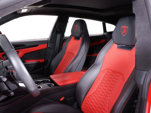 Used 2022 Lamborghini Urus AWD/4WD image 27