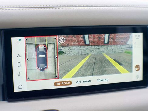 Used 2023 Land Rover Defender 110 SE image 34