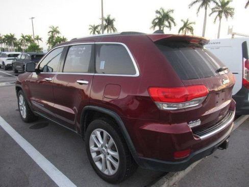 Used 2017 Jeep Grand Cherokee Limited w/ Luxury Group II image 4