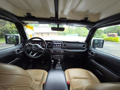 Used 2018 Jeep Wrangler Unlimited Sahara AWD/4WD image 29