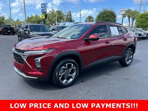 Used 2024 Chevrolet Trax LT FWD image 3