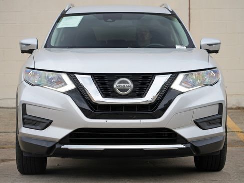 Used 2019 Nissan Rogue SV w/ Premium Package AWD/4WD image 6
