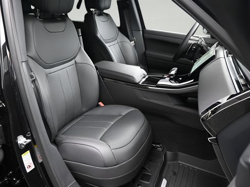 New 2026 Land Rover Range Rover Sport Dynamic SE AWD/4WD image 10