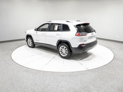 Used 2019 Jeep Cherokee Latitude w/ Popular Appearance Group AWD/4WD image 30