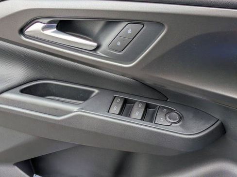 New 2026 Chevrolet Equinox EV LT image 13