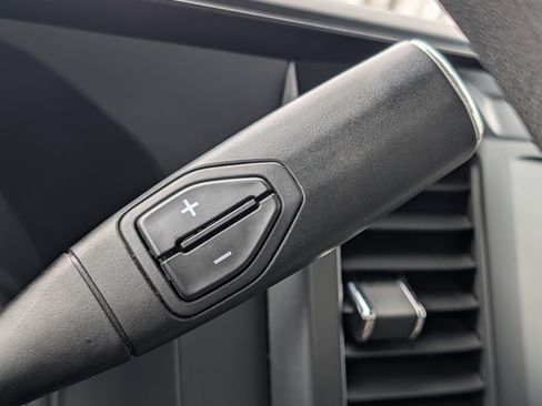 Used 2025 Ford F250 XLT image 28