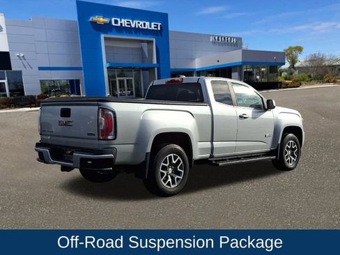 Used 2015 GMC Canyon SLE w/ All-Terrain Package image 8