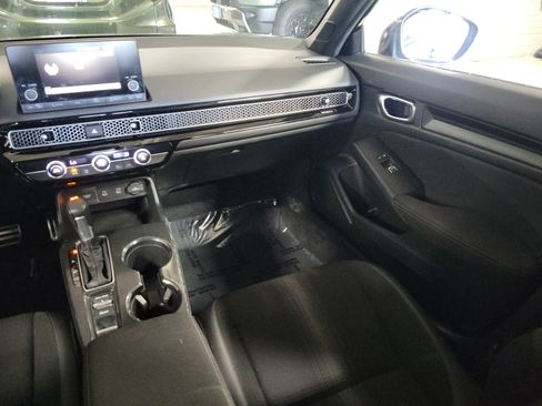 Used 2025 Honda Civic Sport image 14