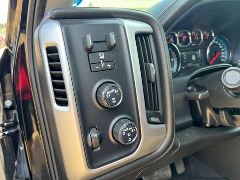 Used 2018 GMC Sierra 1500 SLT AWD/4WD image 19