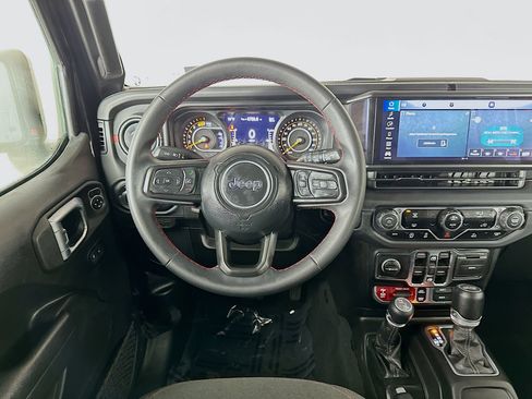 Used 2024 Jeep Wrangler Rubicon image 20