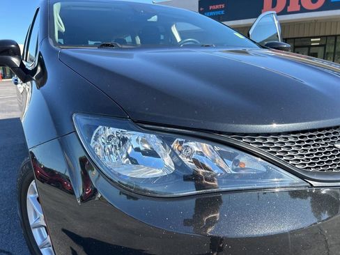 Used 2023 Chrysler Voyager LX FWD image 29
