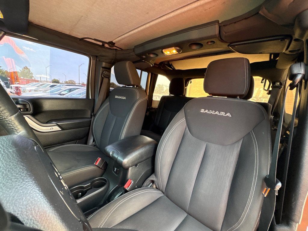 Used 2016 Jeep Wrangler Unlimited Sahara w/ Connectivity Group AWD/4WD image 27