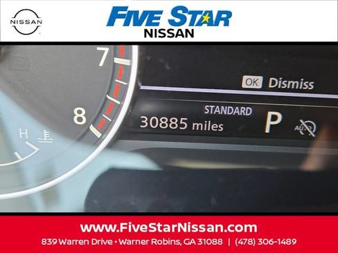 Used 2024 Nissan Pathfinder SL FWD image 27