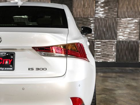 Used 2018 Lexus IS 300 w/ Comfort Package image 53