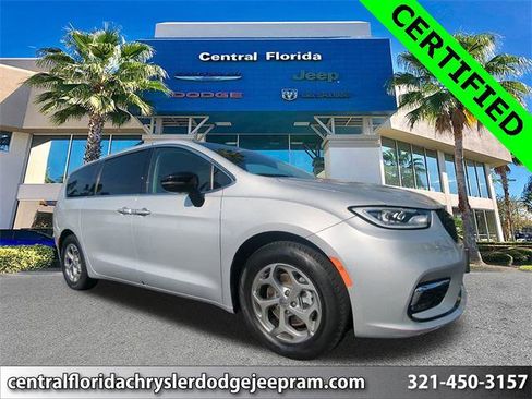 Certified 2024 Chrysler Pacifica Limited image 1