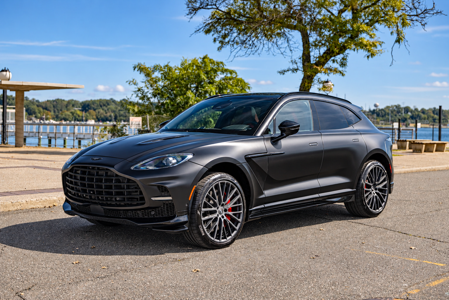 Used 2025 Aston Martin DBX 707 AWD/4WD image 1
