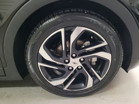 Used 2023 Chevrolet Bolt LT image 13