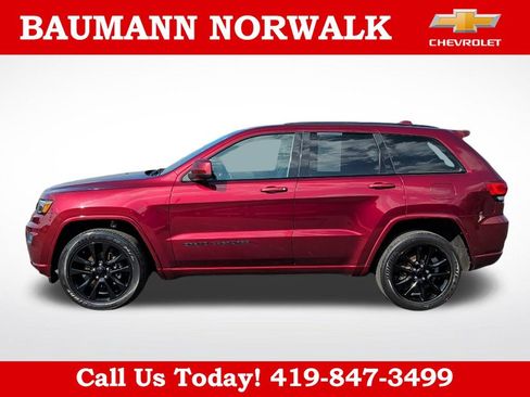 Used 2020 Jeep Grand Cherokee Altitude AWD/4WD image 2