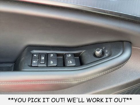 Used 2025 Jeep Grand Cherokee Altitude AWD/4WD image 11