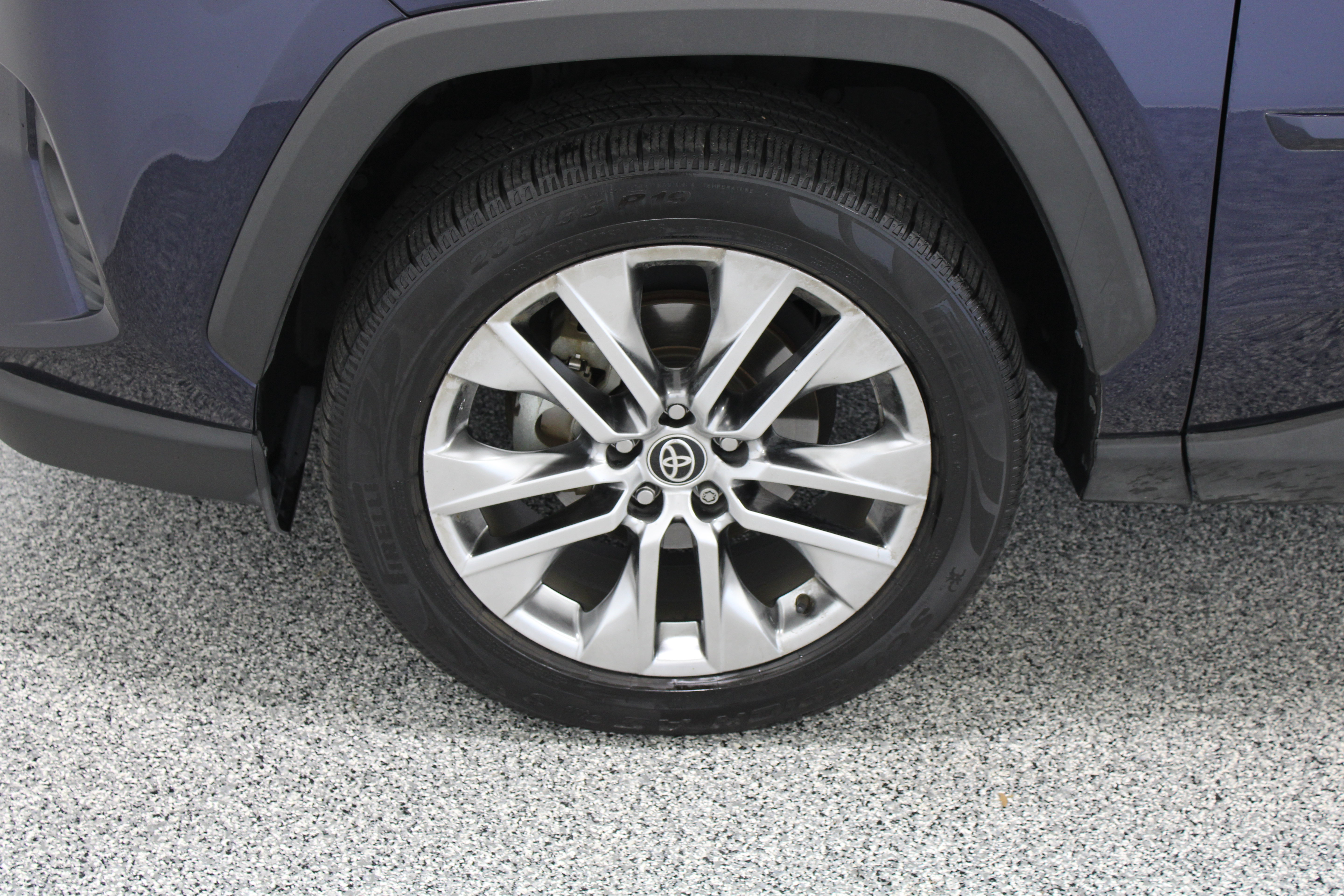 Used 2021 Toyota RAV4 XLE Premium FWD image 11