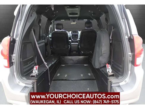 Used 2019 Dodge Grand Caravan GT image 16