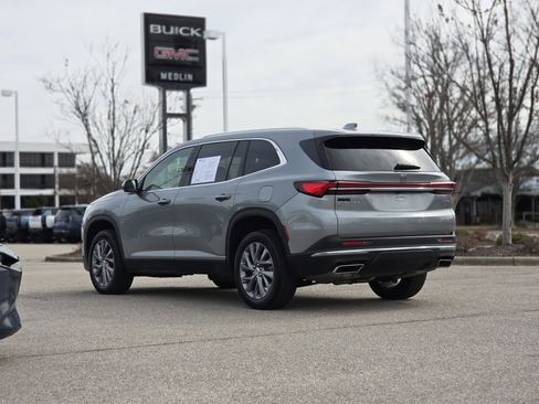Used 2025 Buick Enclave Preferred image 5