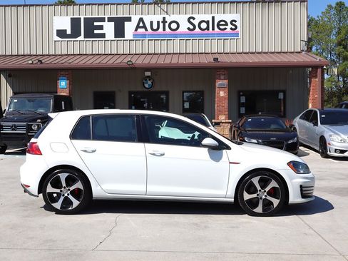 Used 2016 Volkswagen GTI SE FWD image 8