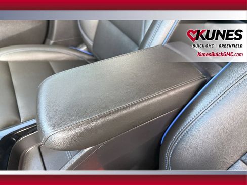 Used 2025 Buick Envista Sport Touring w/ Experience Buick Package FWD image 18