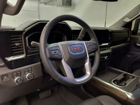 Used 2024 GMC Sierra 2500 SLT w/ SLT Premium Package image 4