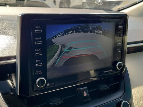 Used 2021 Toyota Corolla LE FWD image 24