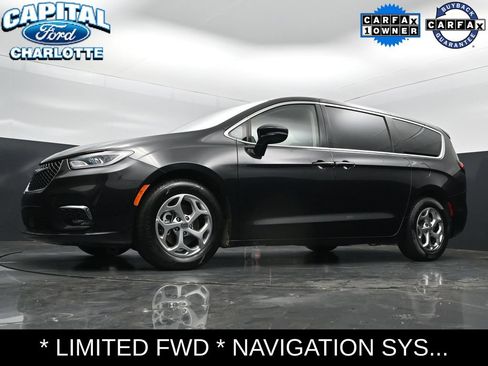 Used 2024 Chrysler Pacifica Limited FWD image 24