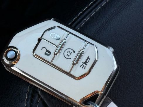 Used 2020 Jeep Wrangler Unlimited Sahara w/ Uconnect 4C Nav & Sound Group image 23