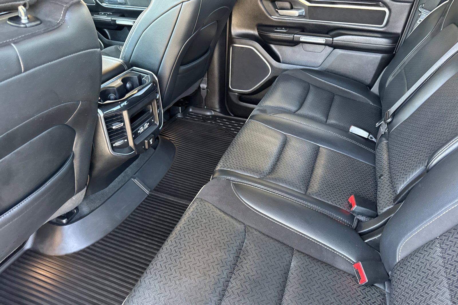 Used 2022 RAM 1500 Laramie RWD image 13