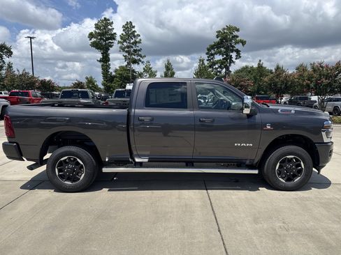 Used 2025 RAM 2500 Laramie AWD/4WD image 9
