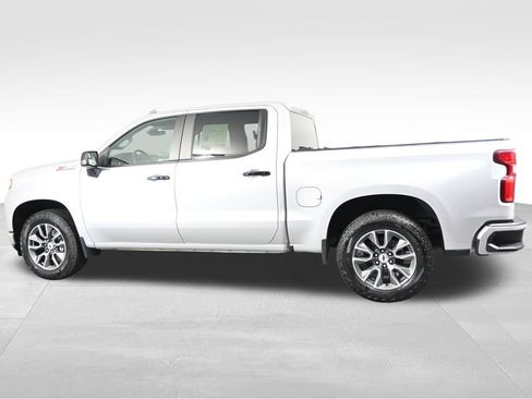 Used 2020 Chevrolet Silverado 1500 RST AWD/4WD image 3