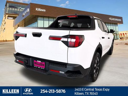 Used 2025 Hyundai Santa Cruz SE FWD image 9
