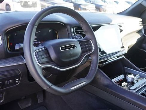 Used 2023 Jeep Wagoneer L Series III w/ Preferred Equipment Group image 19