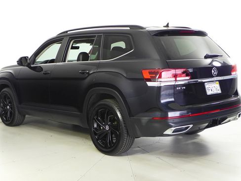 Used 2023 Volkswagen Atlas SE w/ Black Wheel Package FWD image 9