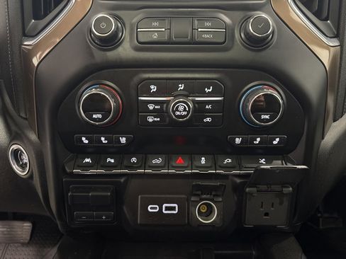 Used 2021 Chevrolet Silverado 1500 High Country image 23