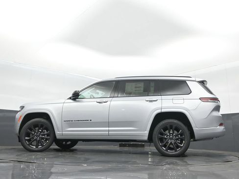 New 2026 Jeep Grand Cherokee L Limited AWD/4WD image 38