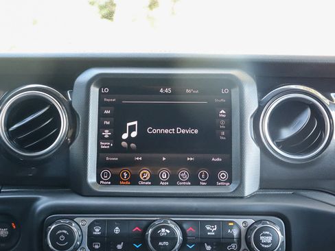 Used 2022 Jeep Wrangler Unlimited Sahara AWD/4WD image 12
