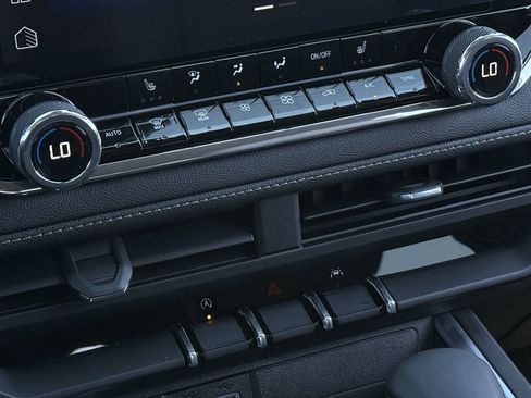 New 2026 Chevrolet Colorado LT w/ LT Convenience Package AWD/4WD image 17