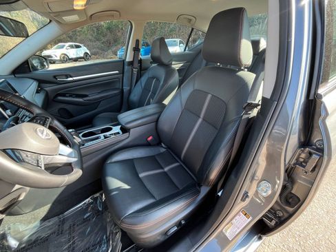 Used 2025 Nissan Altima 2.5 SR image 31