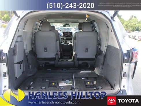 Used 2024 Toyota Sienna XLE image 10
